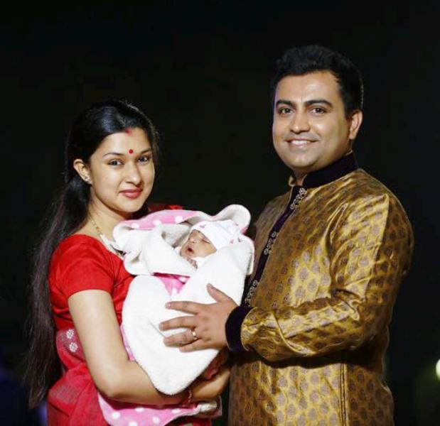 Akhilesh Anand With His Wife - Meenakshi Joshi
