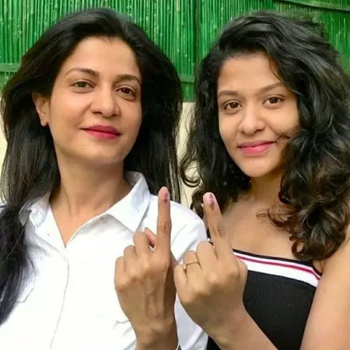 Anjana Om Kashyap with Daughter