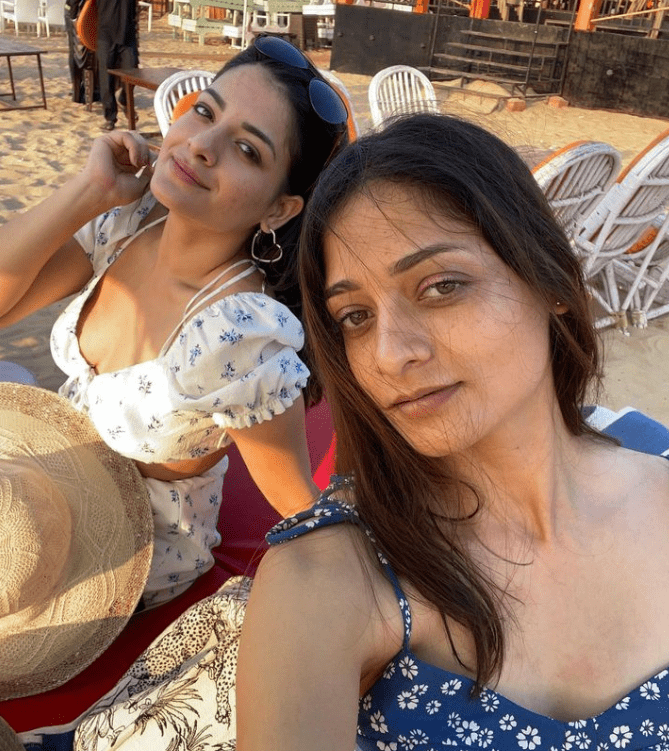 Shagun Sharma with her Sister